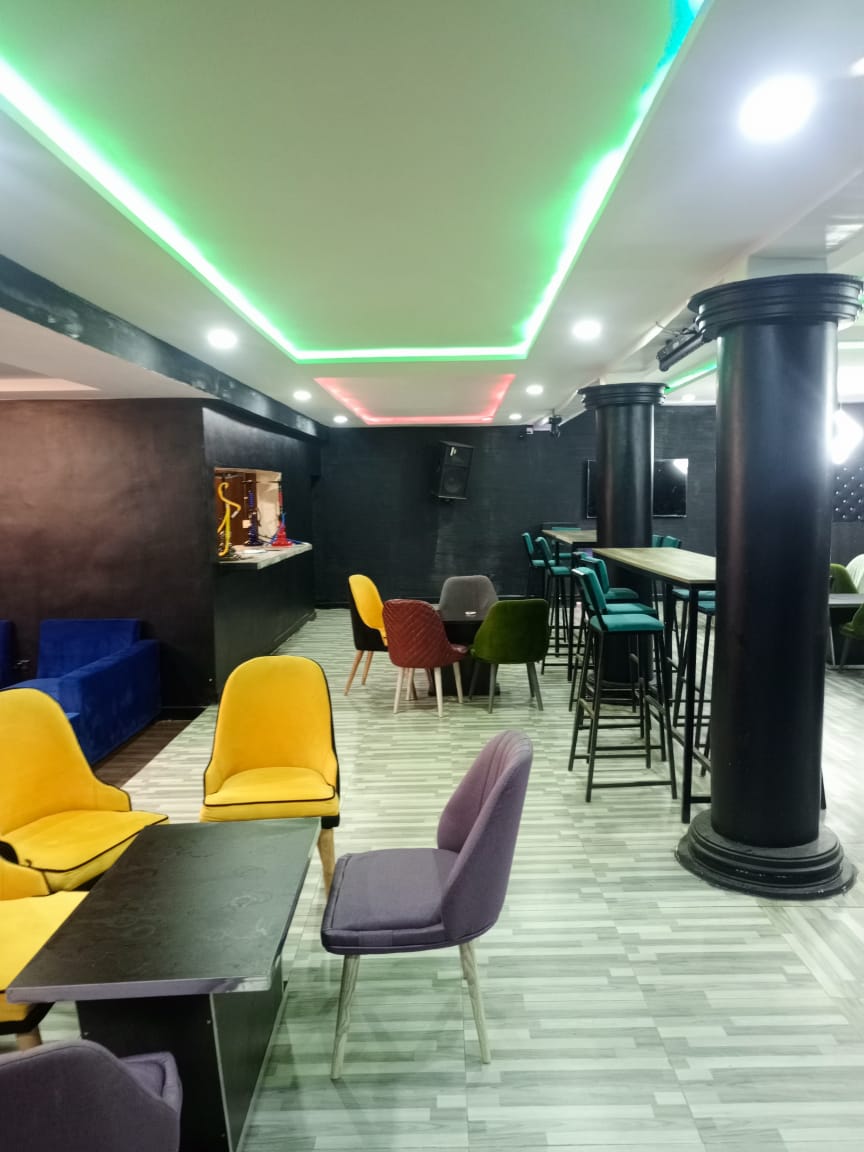 Restaurant inside showcase 1